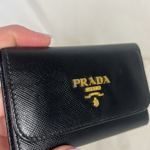 Prada Key Wallet - 6 Rings Black Saffiano Leather - Date Code 181 - Picture 6 of 15